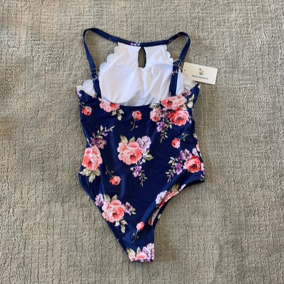 1 piece Beachsissi swimsuit with cups, size L - Picture 3 of 3